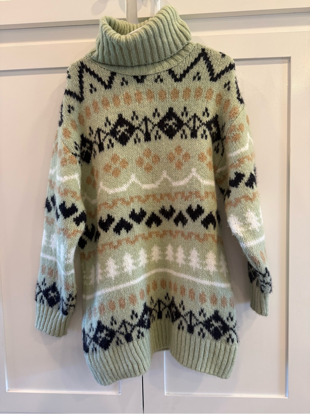 Beautiful Anthropologie oversized Fair Isle sweater in a soft sage/mint green wi